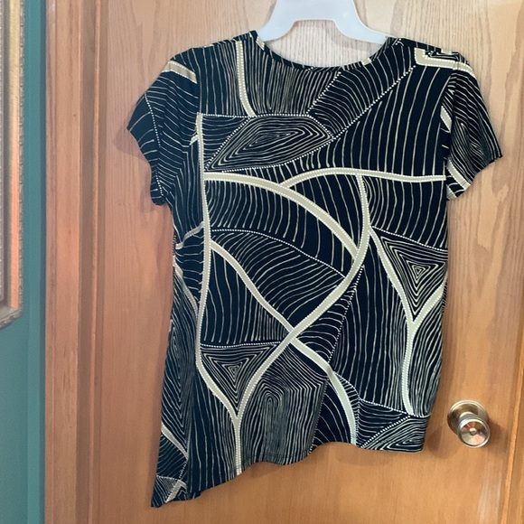 Short sleeve blouse with beeded embellishments on top and handkerchief hem - Picture 3 of 3